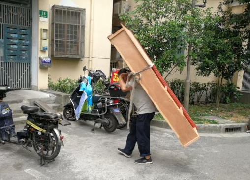 新能源貨運(yùn)車將促城市運(yùn)輸服務(wù)業(yè)變革(圖1) 新能源貨運(yùn)車將促城市運(yùn)輸服務(wù)業(yè)變革(圖1)